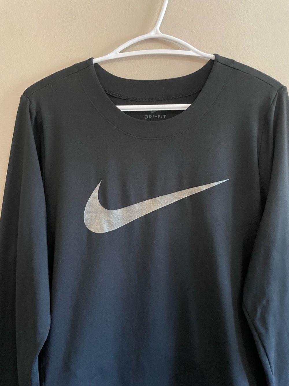 Nike Black Long Sleeve Athletic Top with Silver Swoosh – Size Large EUC - Picture 5 of 16